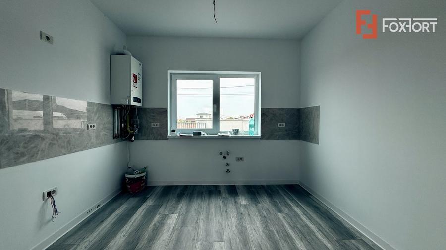 Duplex cu 4 camere cu Canalizare în Săcălaz