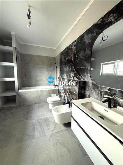 Casă individuală cu 5 camere cu Canalizare în Valea Adâncă