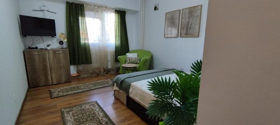Garsonieră decomandată, mobilată în Central