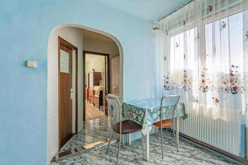Apartament cu 2 camere semidecomandat, mobilat în Bartolomeu