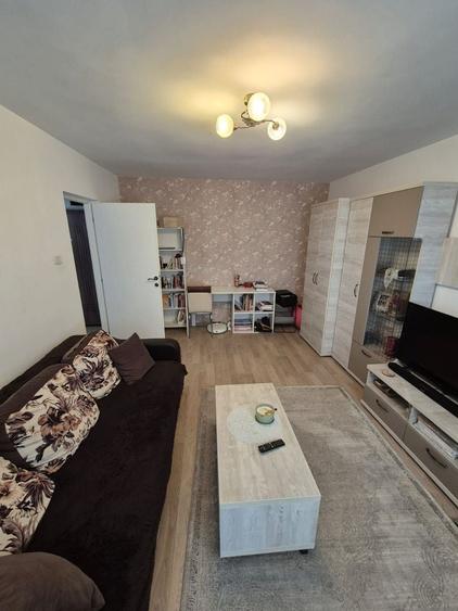 Apartament cu 2 camere decomandat, mobilat în Km 4-5