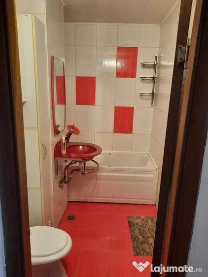 Apartament cu 2 camere semidecomandat în Cantemir