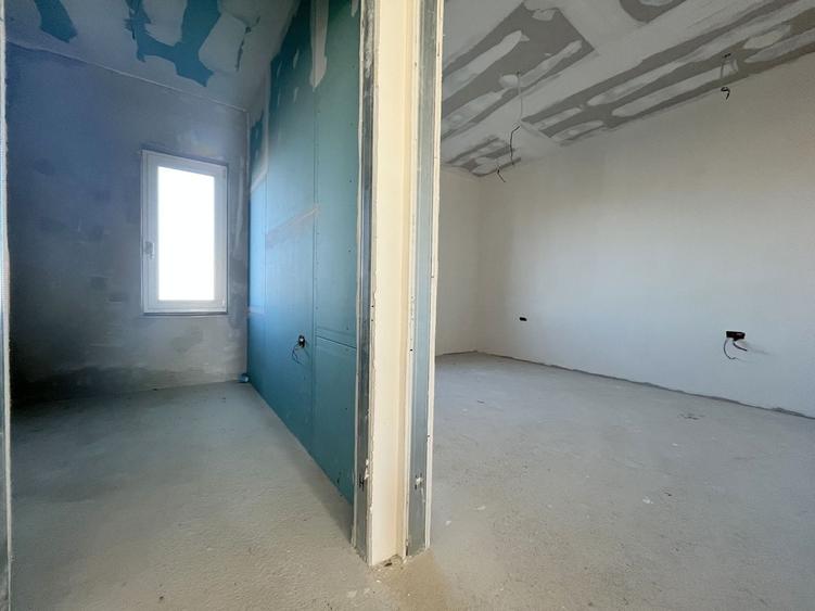 Apartament cu 3 camere decomandat în Torontalului
