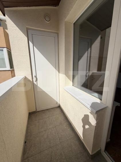 Apartament cu 4 camere semidecomandat în Florești