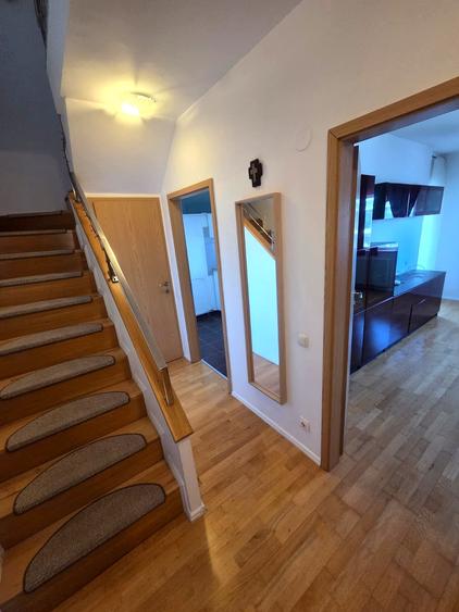 Apartament cu 3 camere decomandat, mobilat în Tei