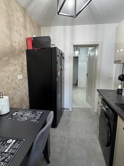 Apartament cu 2 camere semidecomandat în 1 Mai