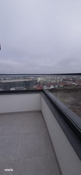 Apartament cu 3 camere decomandat în Calea București