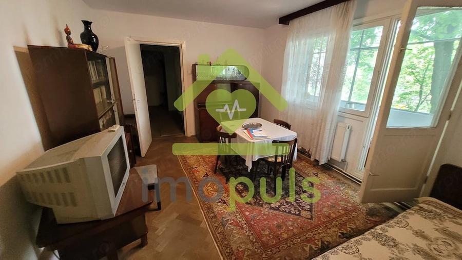 Apartament cu 3 camere semidecomandat în Favorit