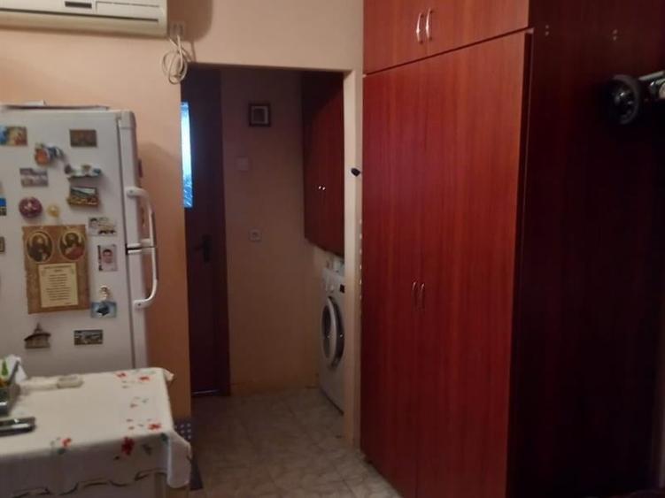 Apartament cu 2 camere decomandat, mobilat în Cornitoiu