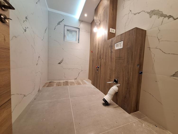 Apartament cu 3 camere decomandat în Complex Studențesc