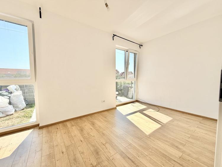 Duplex cu 4 camere cu Canalizare în Moșnița Nouă