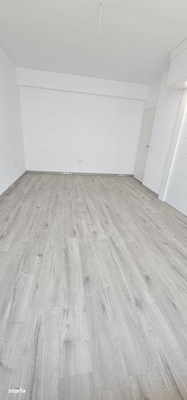 Garsoniera de vanzare noua cu balcon mare Tractorul, Brasov - 17