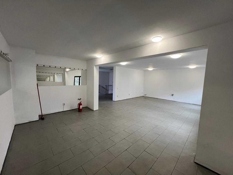 Spațiu comercial, de 180 mp, în Nord