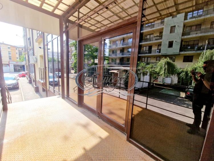Spațiu comercial, de 195.85000610352 mp, în Mărăști