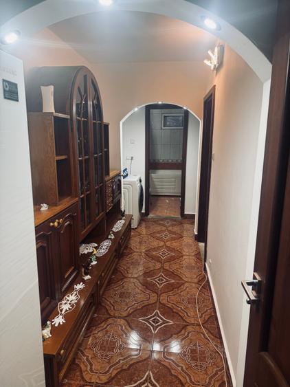 Apartament cu 3 camere decomandat în Steaua