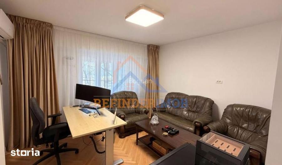 Apartament cu 3 camere semidecomandat, mobilat în Centrul Civic