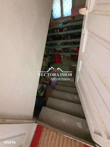 Casă cu 7 camere cu Teren 2300 Mp în Orașul Nou