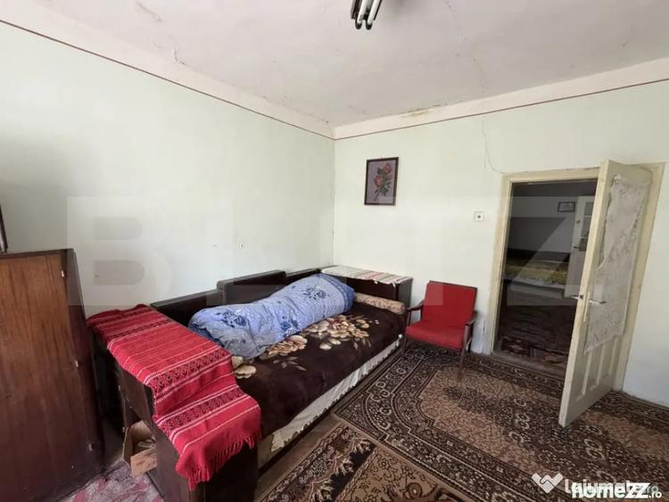 Casă cu 2 camere cu Teren 3673 Mp în Coșeiu