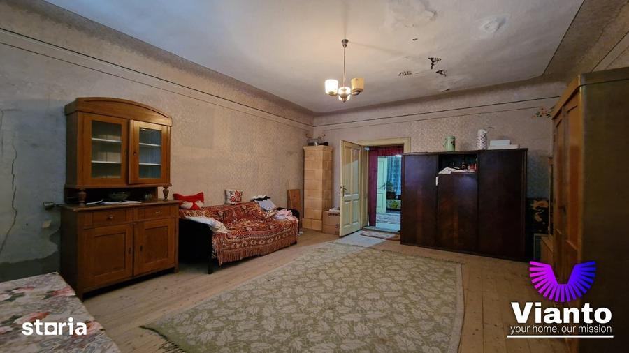 Casă cu 4 camere cu Teren 2984 Mp în Chirpăr