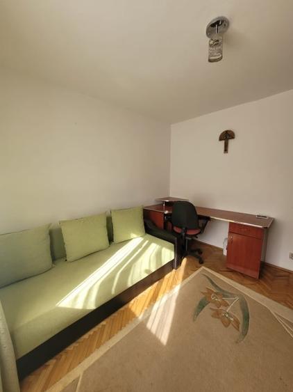 Apartament cu 3 camere decomandat, mobilat în Gării
