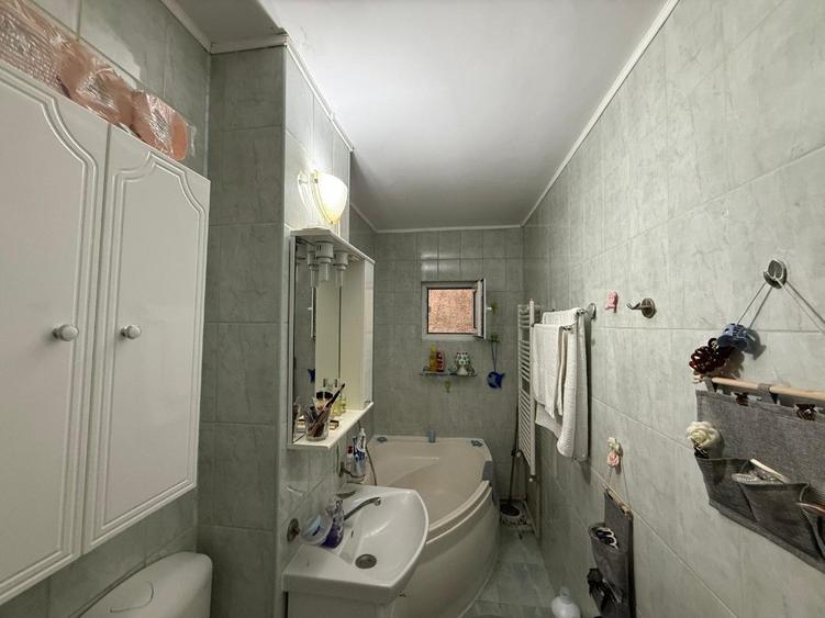 Apartament cu 2 camere,etaj 3, zona Ulpia - 3