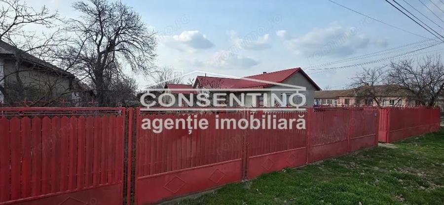 Casă cu 3 camere cu Teren 1439 Mp în Movila Banului