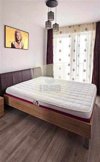 Apartament cu 2 camere semidecomandat, mobilat în Central