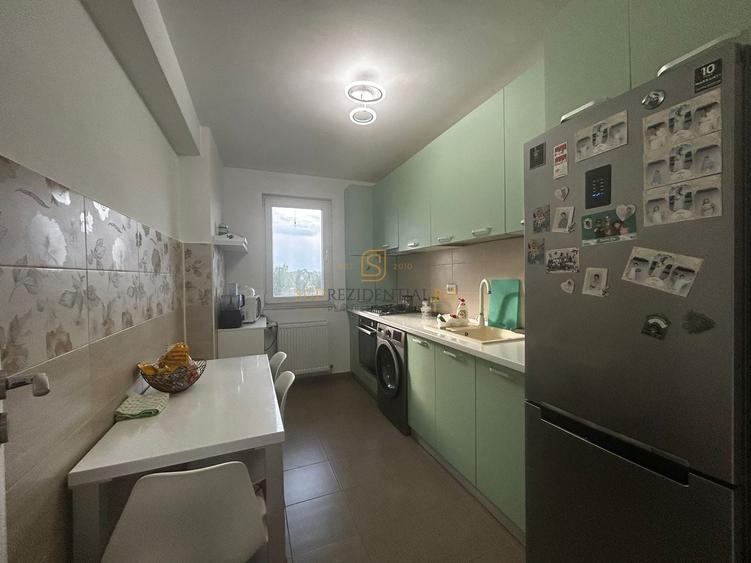 Apartament cu 2 camere decomandat în Apărătorii Patriei