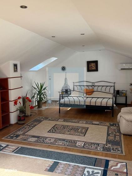 Casă cu 3 camere semidecomandat în Bartolomeu