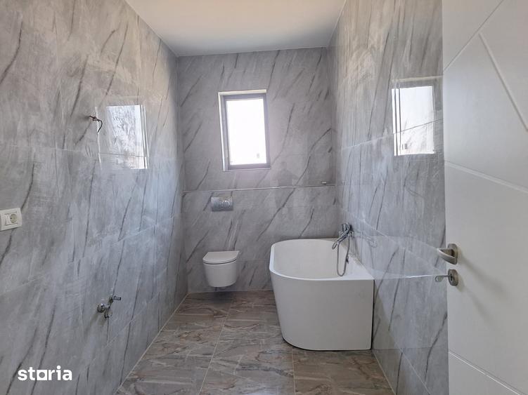 Casă cu 4 camere cu Teren 200 Mp în Palazu Mare