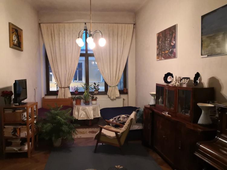 Apartament spatios , cu farmec deosebit -zona Posta Veche - 2
