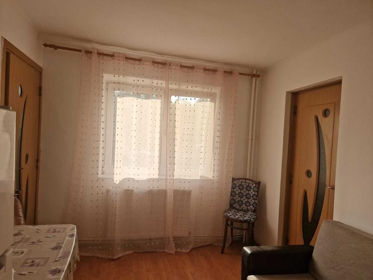 Apartament cu 2 camere decomandat în Exterior Vest