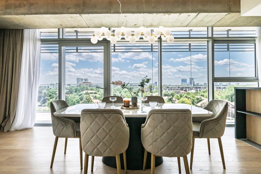 Apartament cu 4 camere decomandat în Floreasca