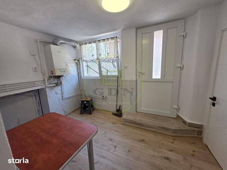 Casă cu 2 camere decomandat în Central