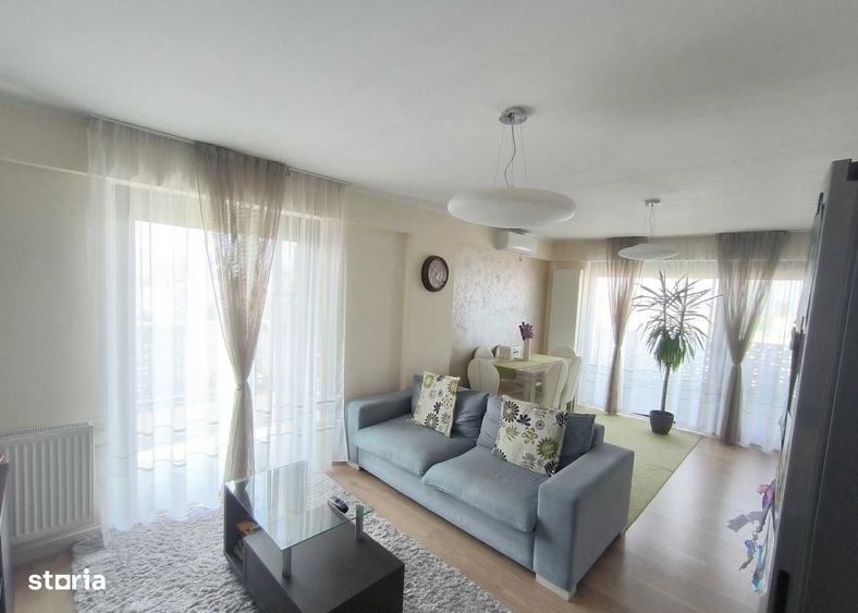 Apartament cu 4 camere decomandat în Est