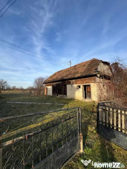 Casă cu 3 camere cu Teren 2500 Mp în Șindrești