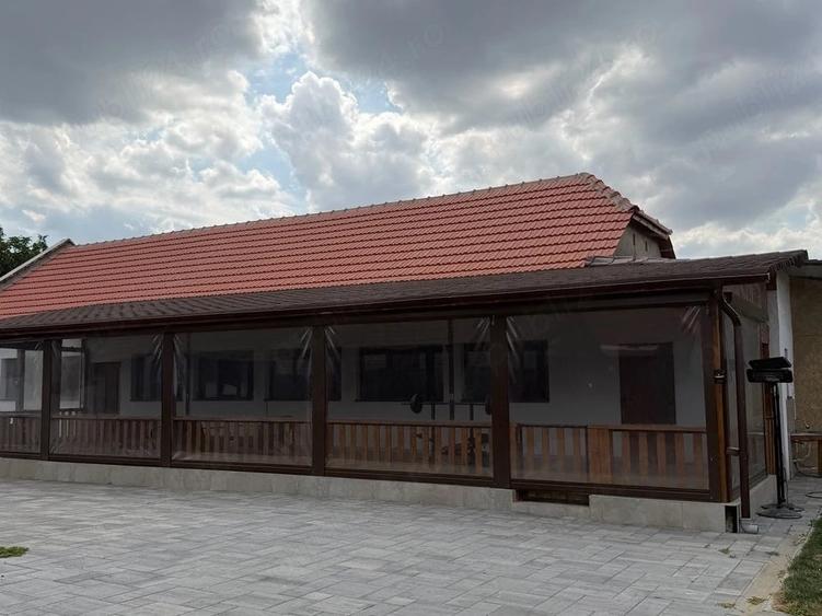 Casă cu Teren 1726 Mp în Bobda