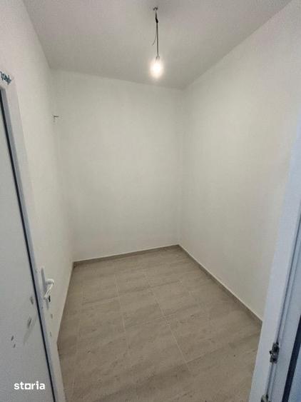 Spațiu comercial, de 310 mp, în Florești