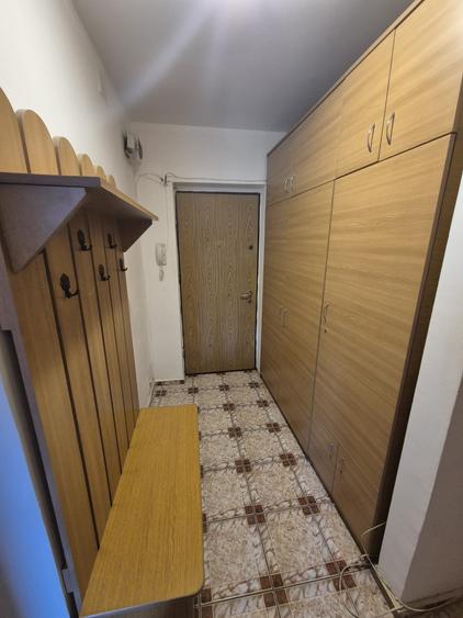 Apartament cu 2 camere decomandat în 1 Mai