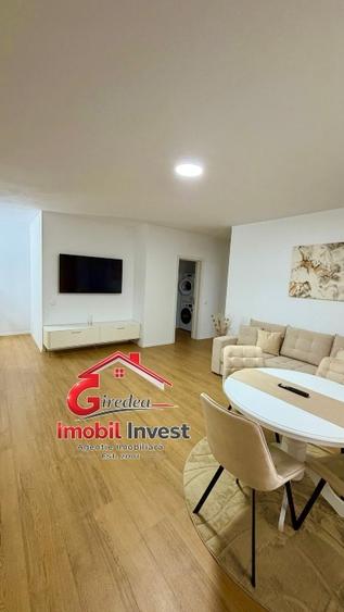 Apartament cu 2 camere decomandat în Exterior Vest