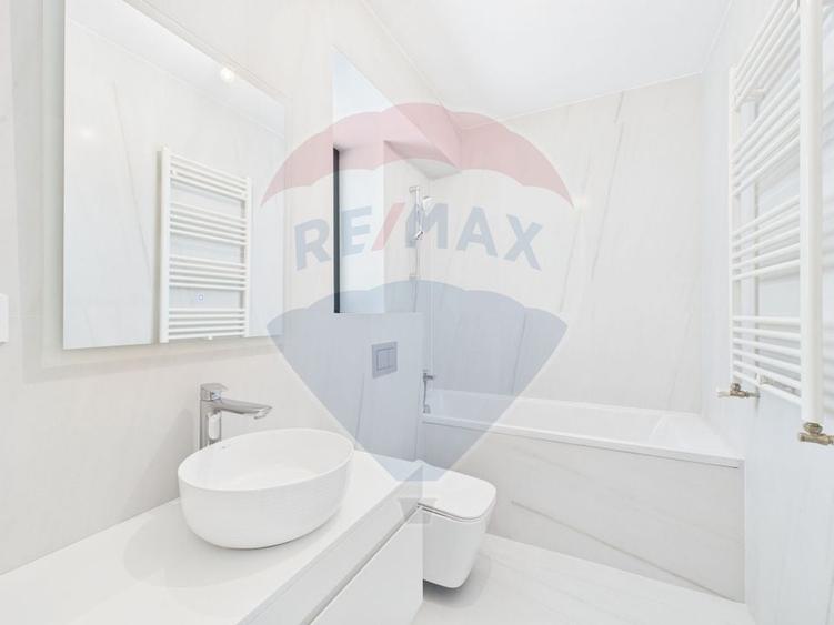 Apartament cu 3 camere semidecomandat în Nord