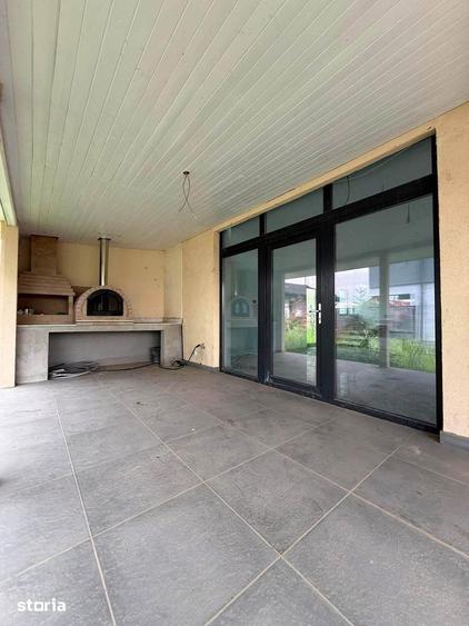Casă cu 4 camere cu Teren 338 Mp în Calea București