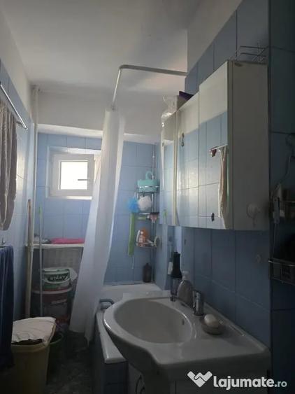 Apartament cu 3 camere decomandat în Sebastian