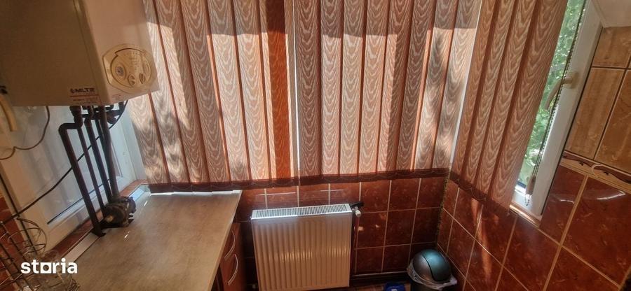 Apartament cu 3 camere decomandat în 1 Mai
