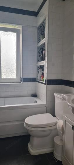 Apartament cu 3 camere decomandat în Tache