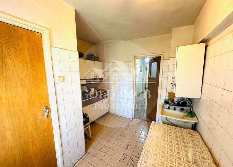 Apartament cu 4 camere decomandat, mobilat în Pantelimon