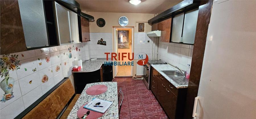 Apartament cu 3 camere decomandat, mobilat în Tolstoi
