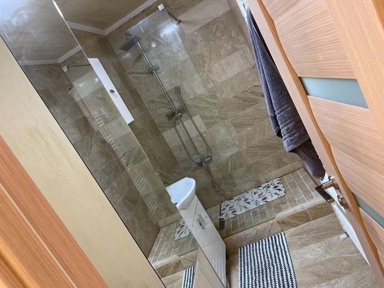 Apartament cu 3 camere decomandat în Rodna