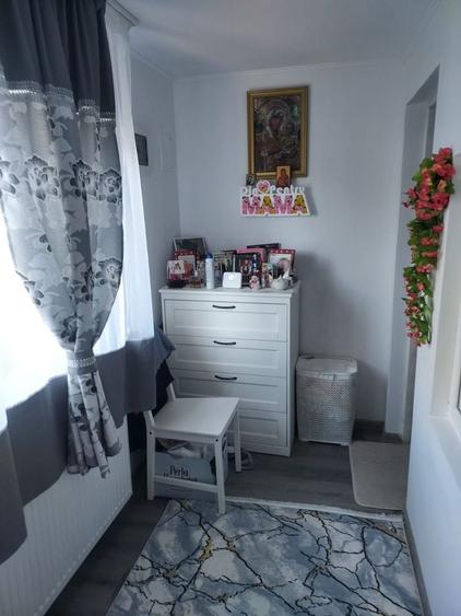 Casă cu 4 camere în Glina