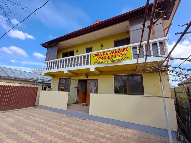Casă cu 5 camere cu Teren 180 Mp în Lacu Dulce